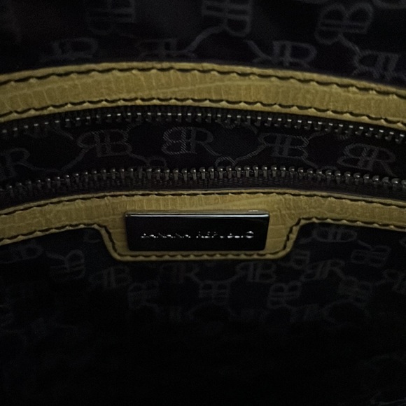 Yellow leather banana republic small shoulder bag - Picture 4 of 10